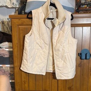 NWT Hem & Thread Beige Quilted Vest Size Large